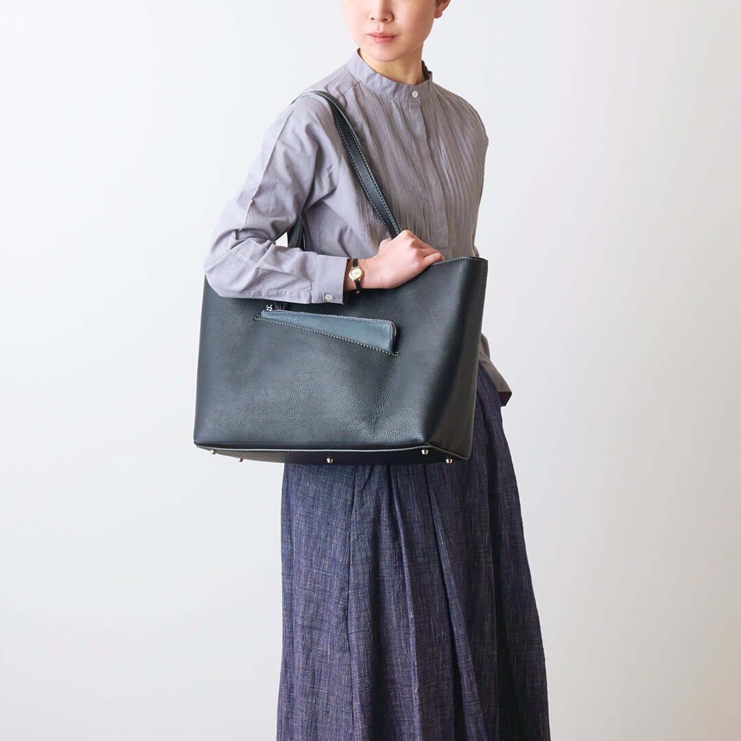 Linear Tote L - Image 4