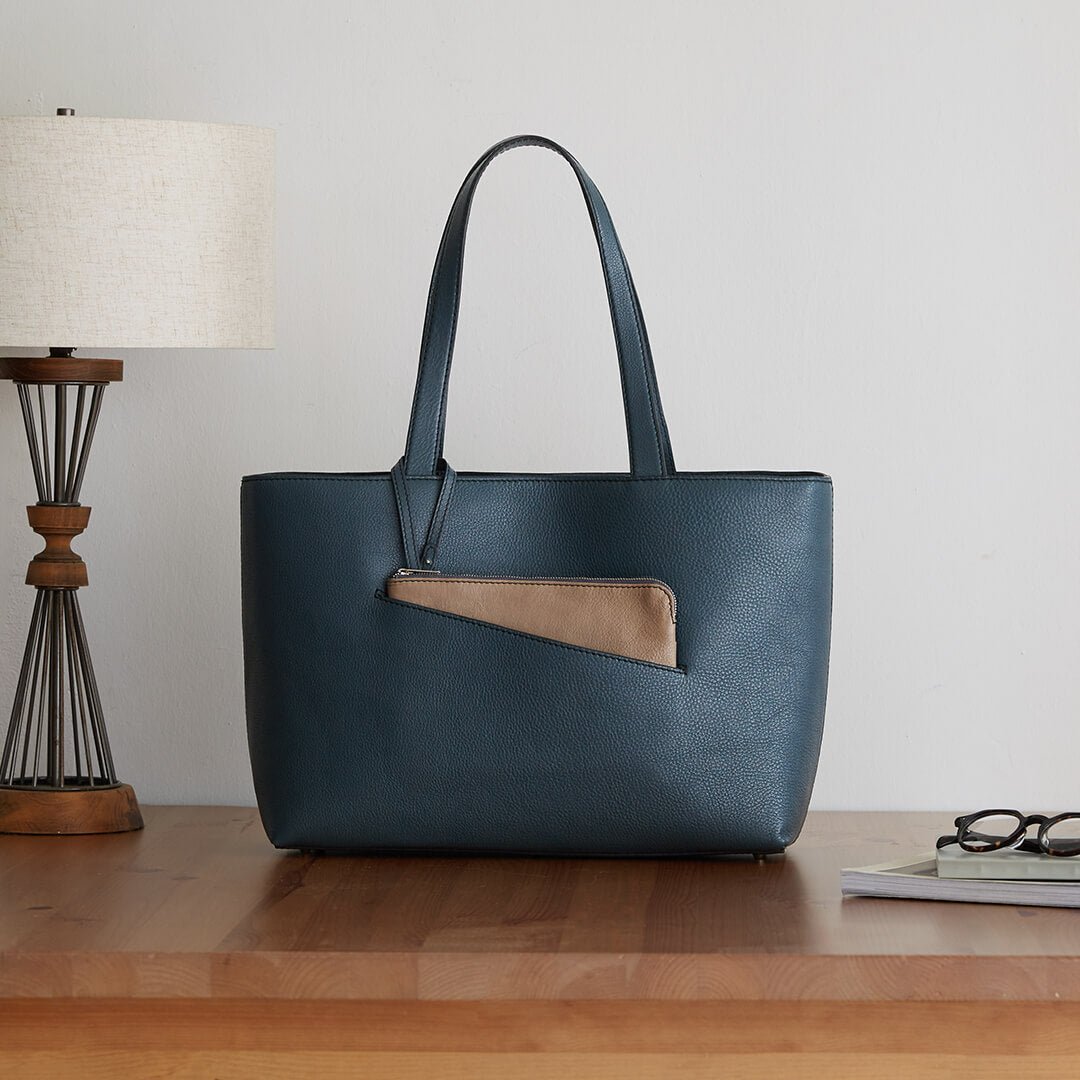 Linear Tote L - Image 20